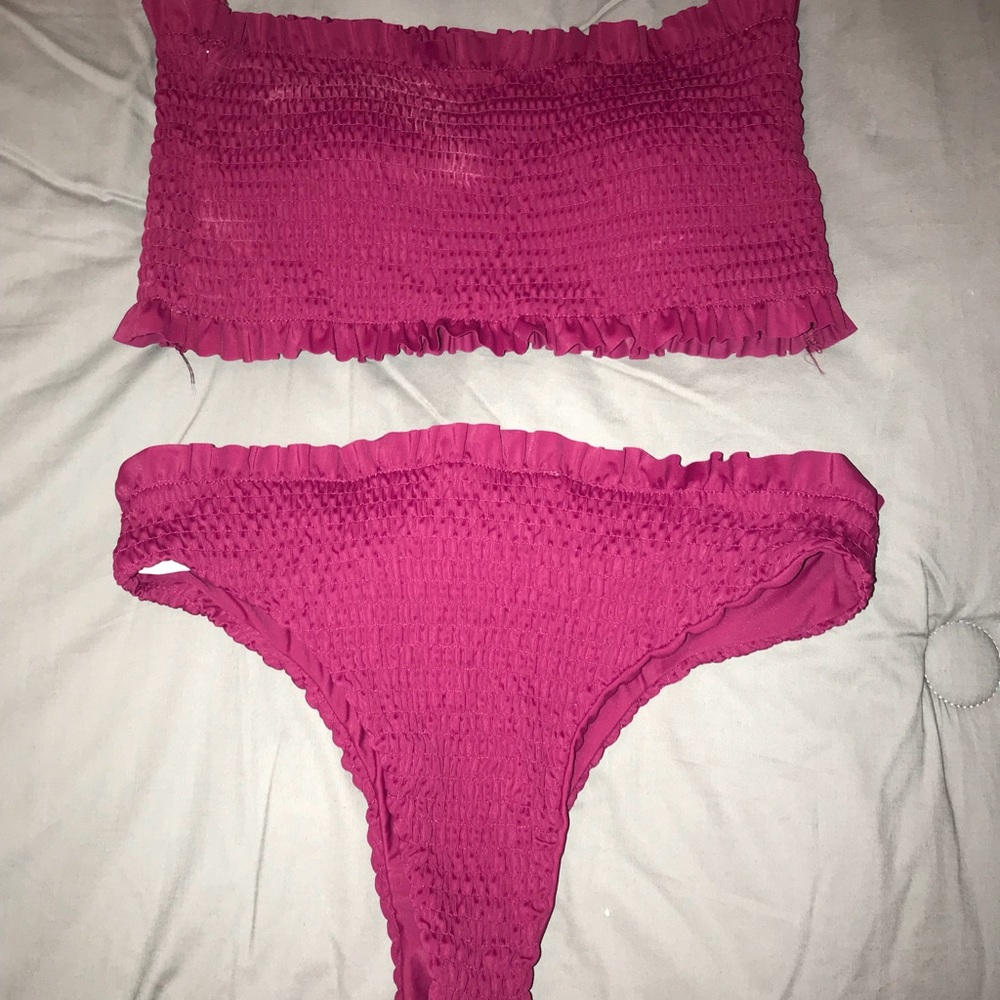 I am selling this swimsuit top.